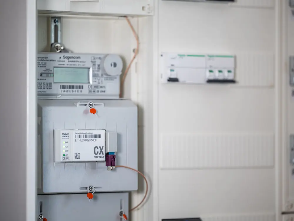 Ein installierter Smart Meter (intelligenter Stromzähler) von Infravoltaic.